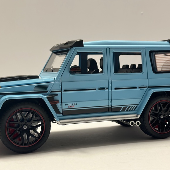 mercedes-benz g wagon G-CLASS 1:18 G700 SUV Metal Diecast Alloy Toys Cars Toy le - Picture 2 of 10